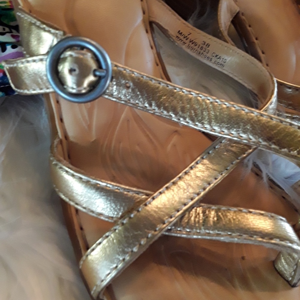 Born Gold Leather Sandals - Picture 6 of 6
